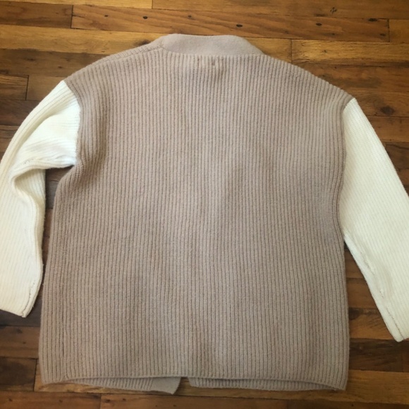 Heavy sweater, small, tan and white - Picture 5 of 6